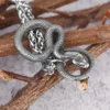 Collier pendentif serpent rétro en acier