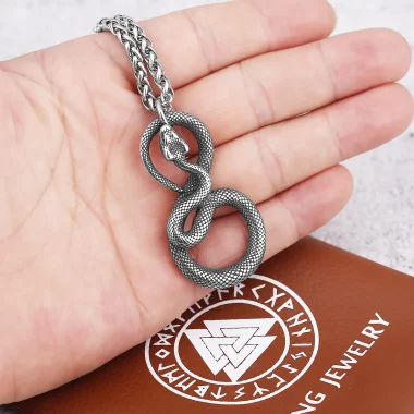 Collier pendentif serpent rétro en acier