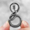 Collier pendentif serpent rétro en acier