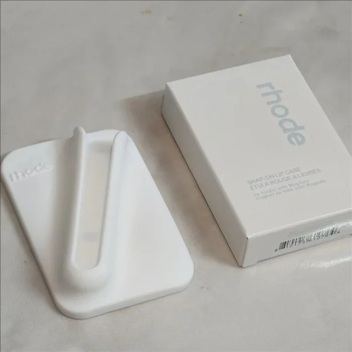 S0b68bfb76c294c95bafee4418c8f7d02D.webp Baume à lèvres portable, blush et maquillage.