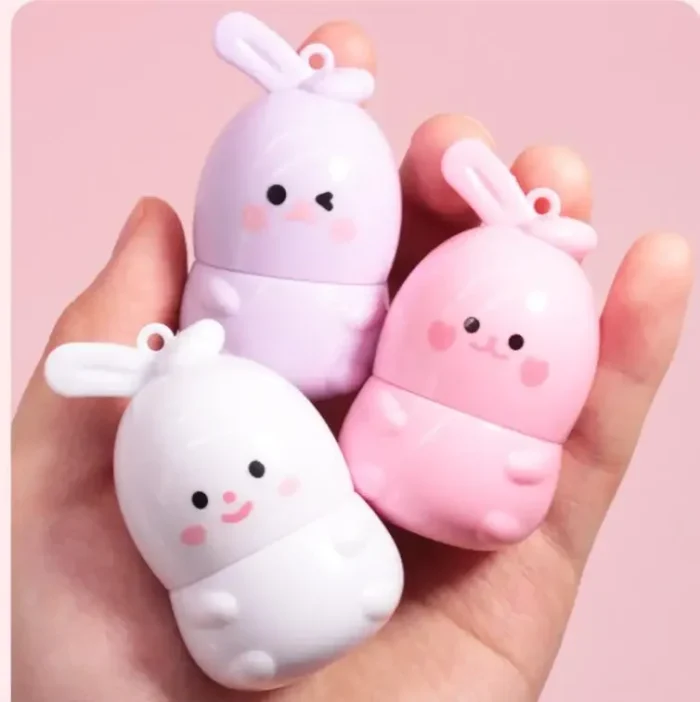 S131b1b31db574d6dadd844d66bc276e6U.webp Baume à lèvres boule en forme de lapin