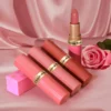 Rouge à lèvres rose nacré à paillettes veloutées métallisé