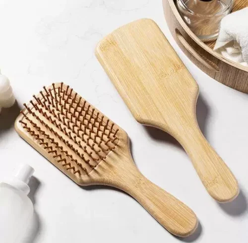 Brosse à cheveux, peigne, soin du cuir chevelu