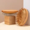 Brosse de massage en bambou