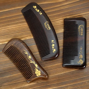 Peigne à cheveux portable en bois de santal