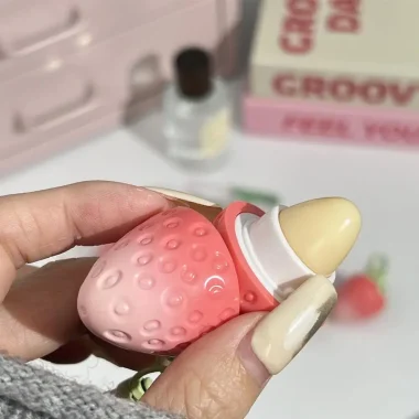 Rouge à lèvres hydratant à la fraise