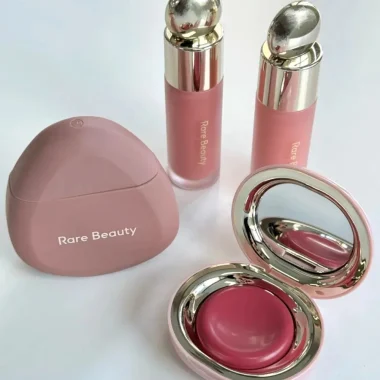 Rare Beauty  ,blush liquide, maquillage repulpant