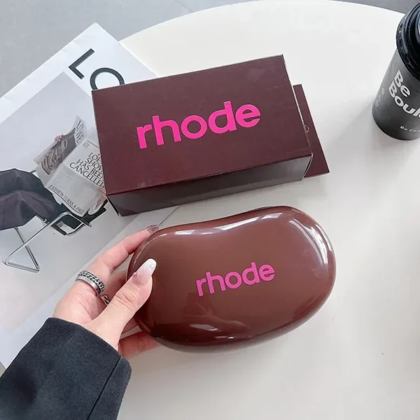 Nouveau gloss à lèvres Rhode, blush crème