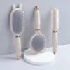 Brosse massage en cuir pour chevelu
