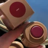 S7fa7e8f53ab2411e8643a112f722835cL.webp Gloss à lèvres Salty Tan, rouge à lèvres