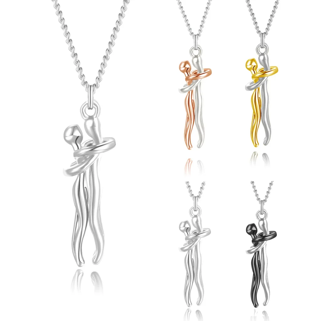 Collier ras du cou tendance avec pendentif