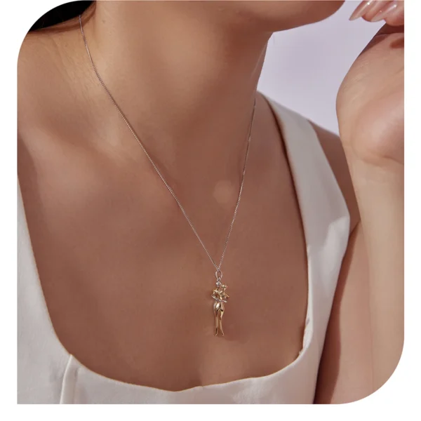 Collier pendentif WOSTU en argent massif