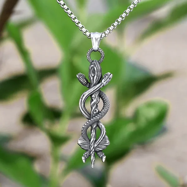 Collier pendentif double serpent 3D avec œil