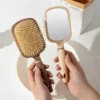 Brosse à cheveux couleur aléatoire avec miroir intégré