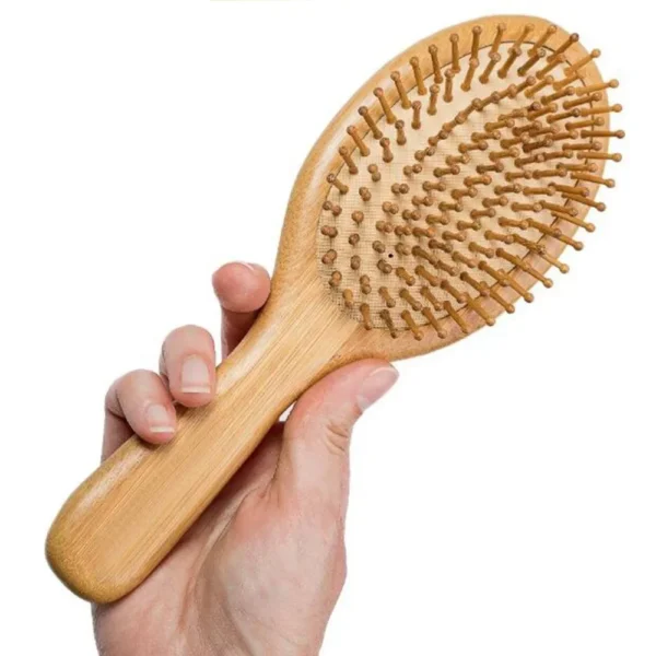 Brosse à cheveux, peigne, soin du cuir chevelu