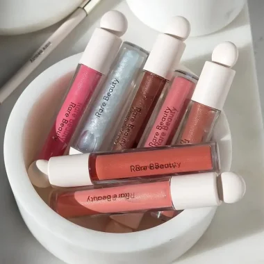 Gloss à lèvres brillant, Rouge à lèvres
