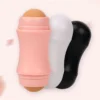 Rouleau absorbant l'huile pour le visage.